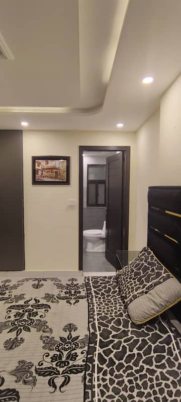 1 bed fully luxry furnished flat available for sell in bahria town lahore 5