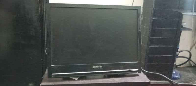 Ps4 500gb with samsung gaming monitor +110 games for sale 2