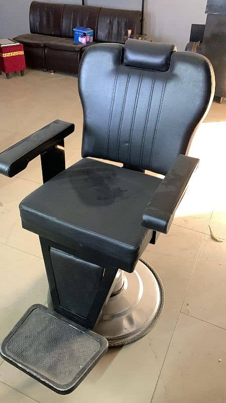 salon chairs nd massage chairs for sale 0