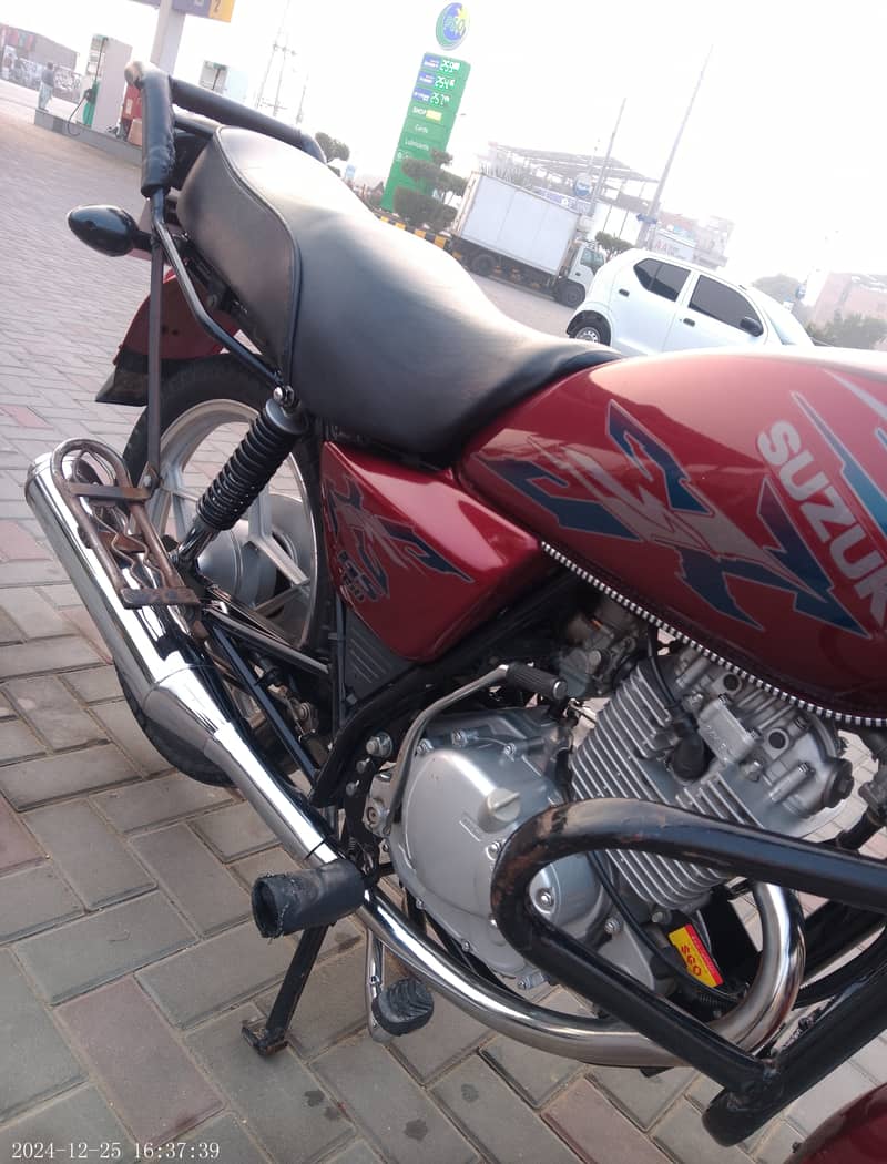 Suzuki GS 150 SE 2022 5