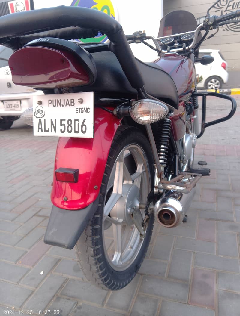 Suzuki GS 150 SE 2022 6