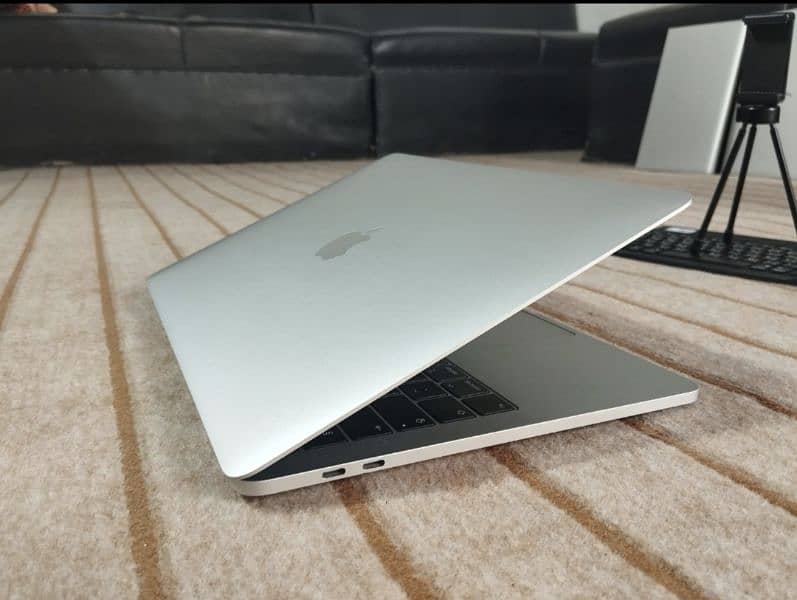 MacBook pro 1