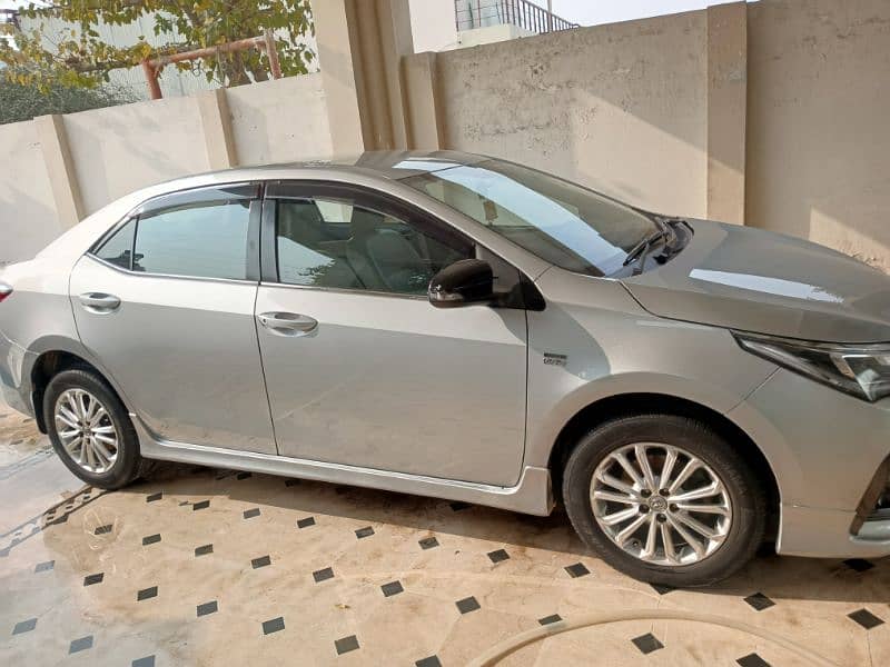 Toyota Corolla Altis 2015 4