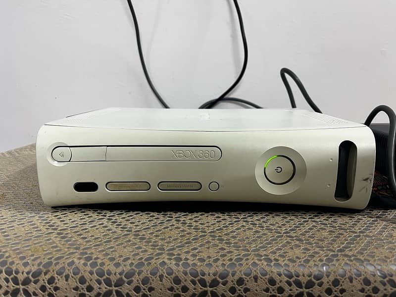 Xbox 360 / 120gb / Special Edition. 0