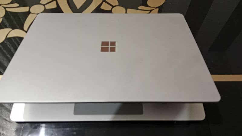 Microsoft Surface laptop Go 1 16Gb ram /256Gb rom 6