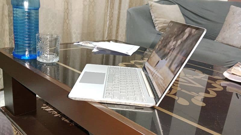 Microsoft Surface laptop Go 1 16Gb ram /256Gb rom 8