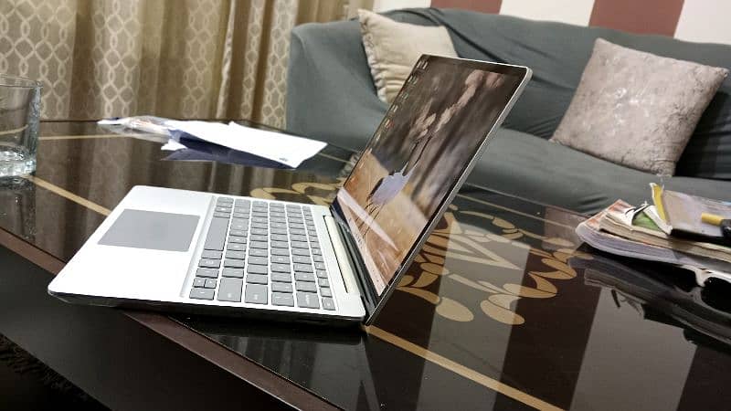 Microsoft Surface laptop Go 1 16Gb ram /256Gb rom 12