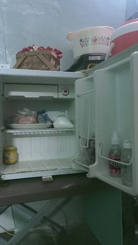 mini fridge 1