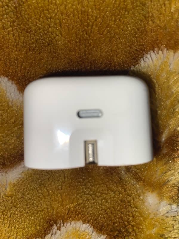 Apple 20 W Charger 5