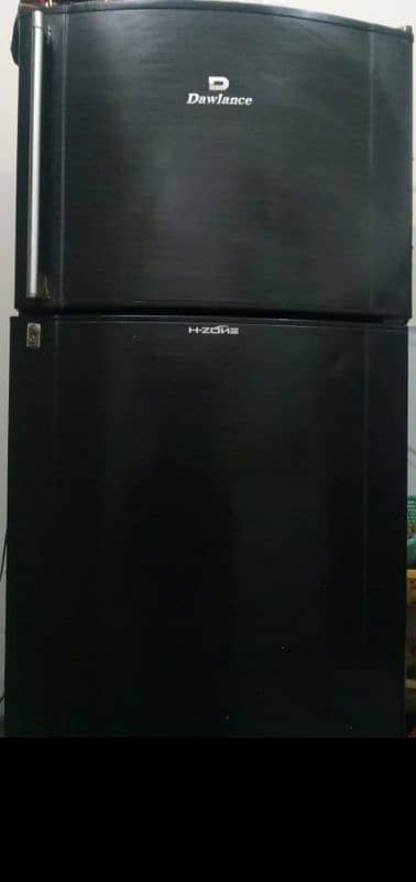 Good Condition Full Size Refrigerator 0