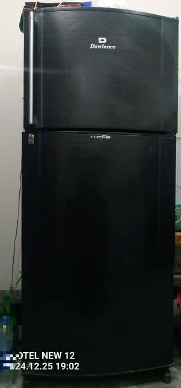 Good Condition Full Size Refrigerator 1