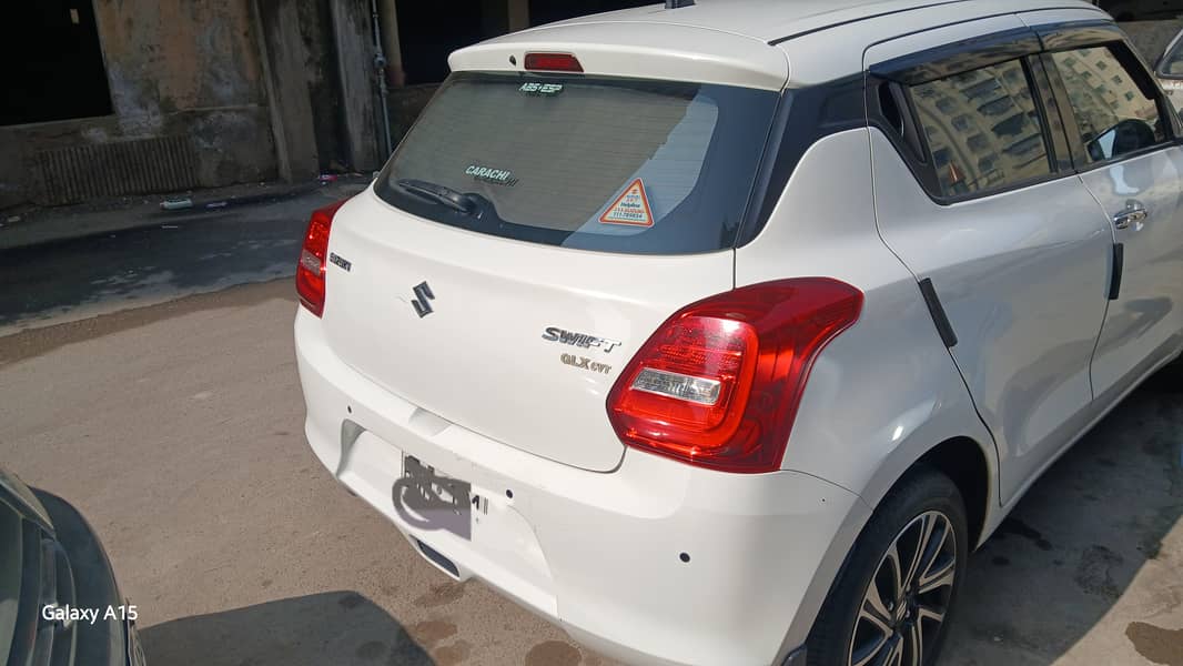 Suzuki Swift 2022 GLX CVT 2