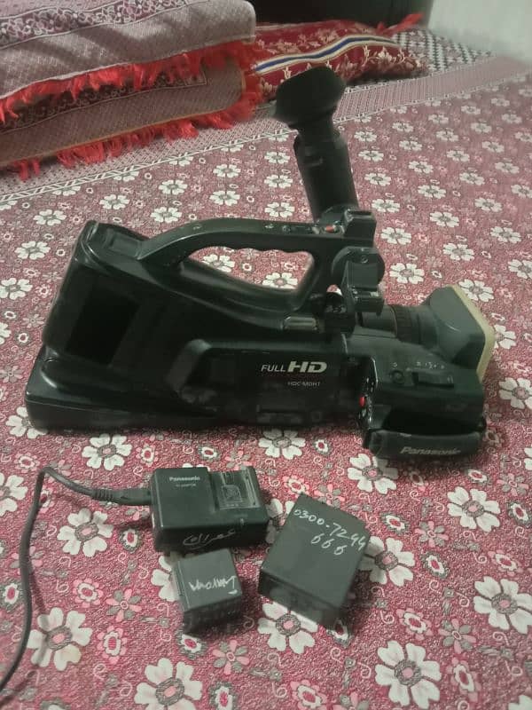 Camera name Hd. 1 camera hai video camera battery and bags for sale. 3