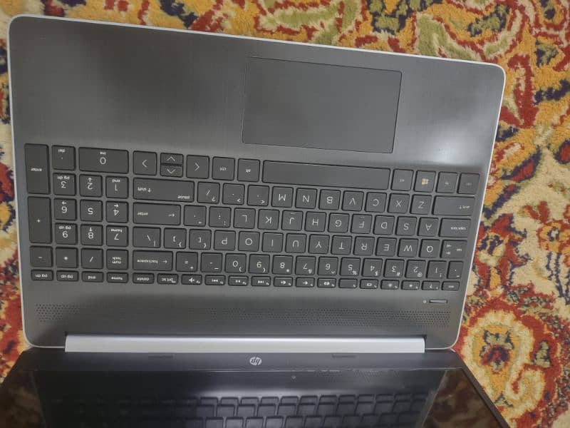 HP Notebook 15 DY1071wm i7 10th Gen 4