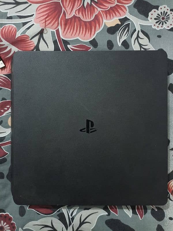 playstation 4 slim body 500GB 0