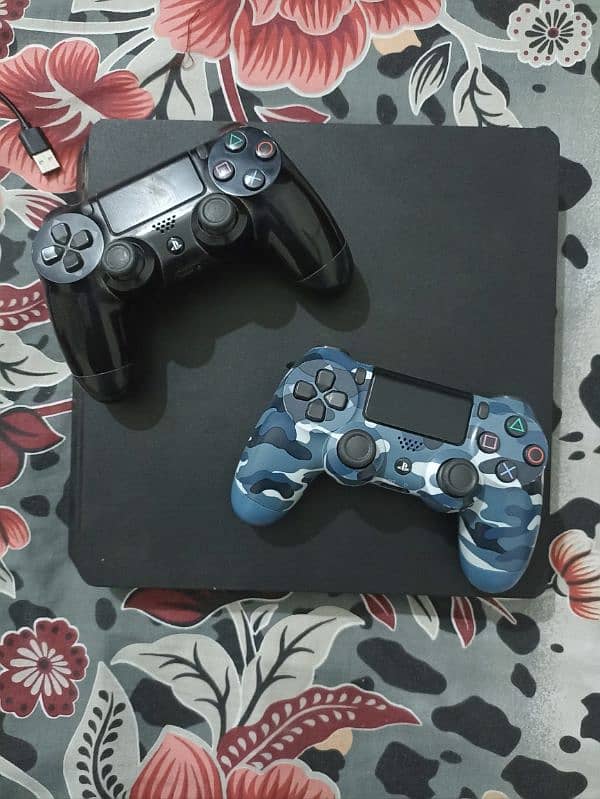 playstation 4 slim body 500GB 3