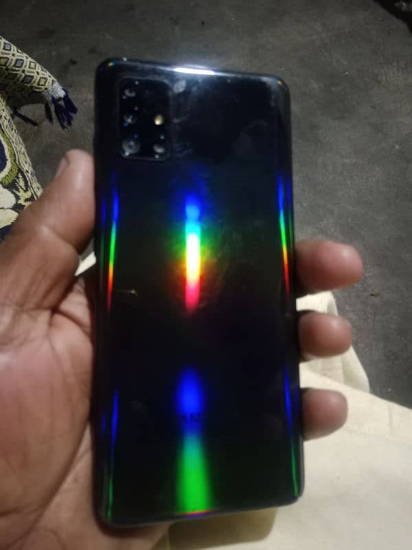 i m selling my samsung a51 with box 1