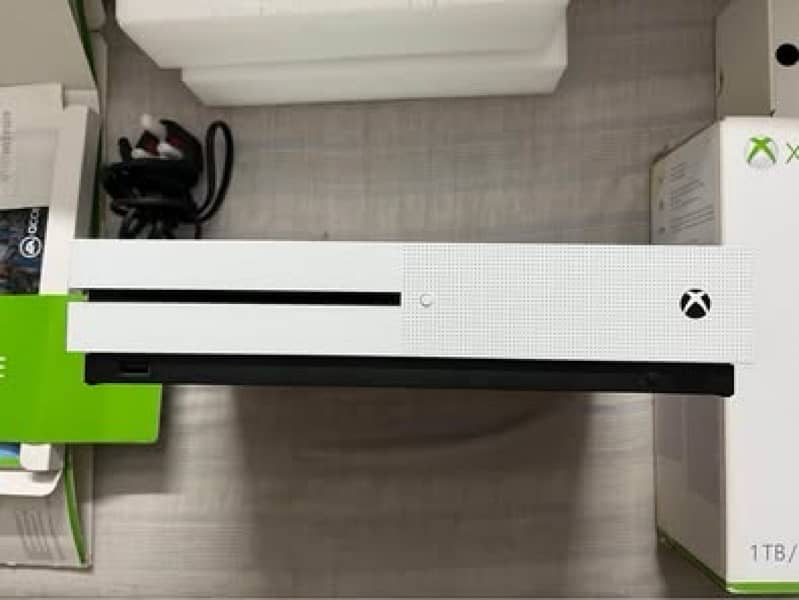 Xbox one s 1tb 1