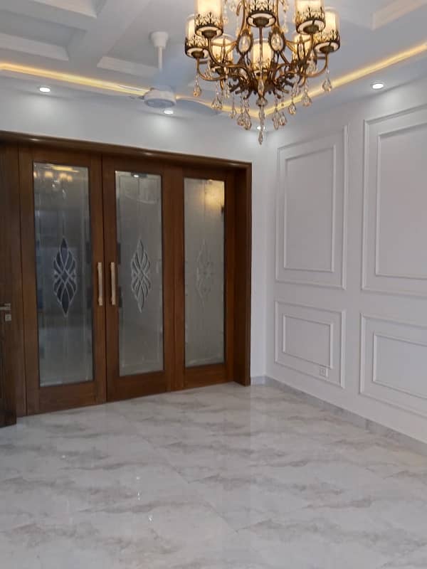 10 Marla House For Sale In Paragon City Lahore 8