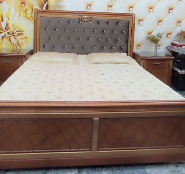 Bed Set With Showcase & Iron Table 0