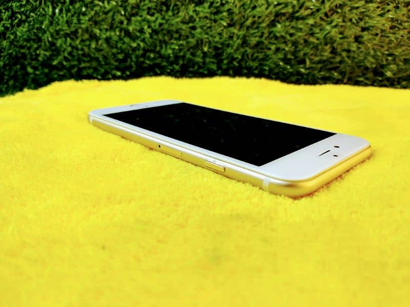 Iphone 6 10/10 Condition Official PTA Approved Golden Colour 19