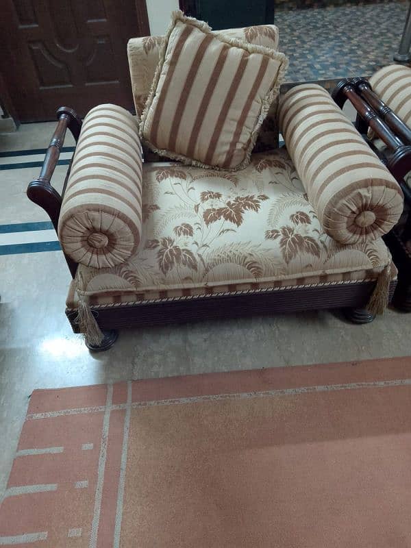 Seven Seater sofa set with 2 side tables in a good Condition 2