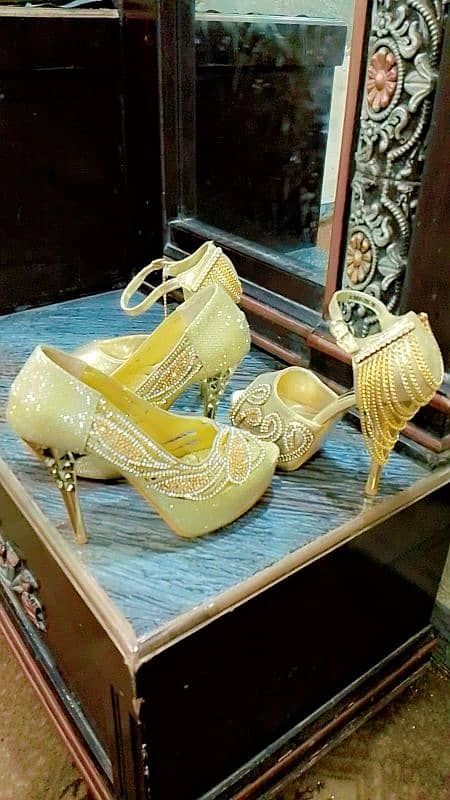 golden heels women 8 number size 1