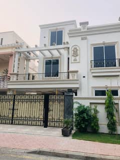 10 MARLA LUXURY HOUSE FOR SALE IN CENTRAL BLOCK