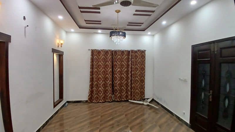 10 marla House Upper Portion For Rent in Bahria Town Lahore 2