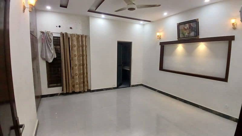 10 marla House Upper Portion For Rent in Bahria Town Lahore 3