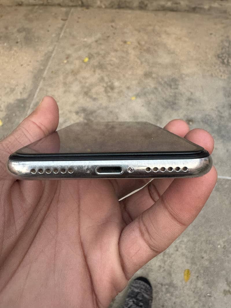 iPhone X 64 gb white color for sale 4