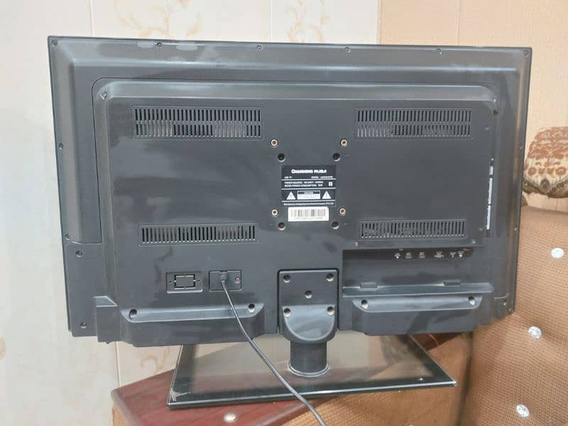 changhon ruba 32 inch original lcd tv Android very good condition 5