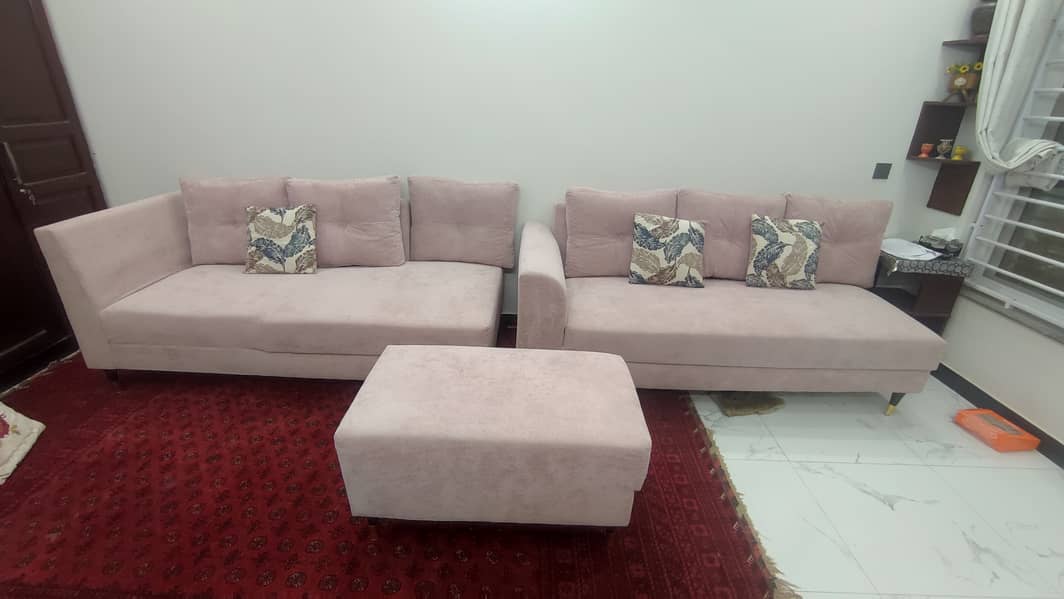 1 month Used L Shaped Pink 6 Seater Sofa Set with foamed Centre Table 0