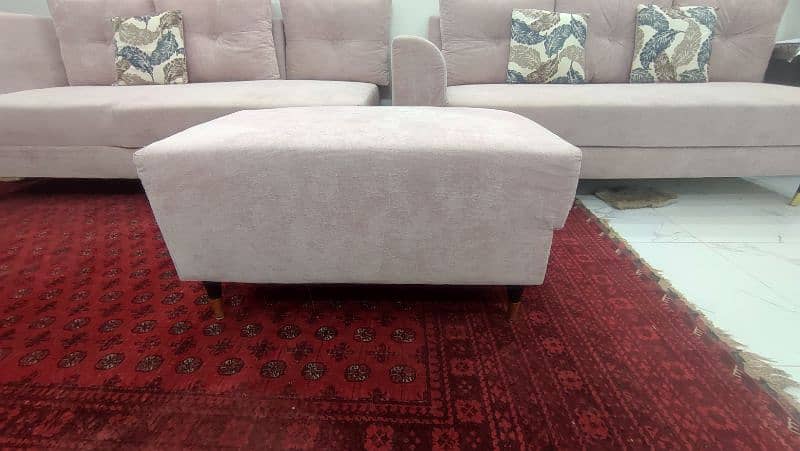 1 month Used L Shaped Pink 6 Seater Sofa Set with foamed Centre Table 12