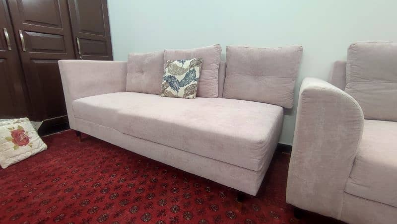 1 month Used L Shaped Pink 6 Seater Sofa Set with foamed Centre Table 5