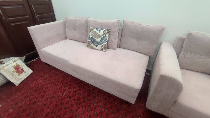 1 month Used L Shaped Pink 6 Seater Sofa Set with foamed Centre Table 7