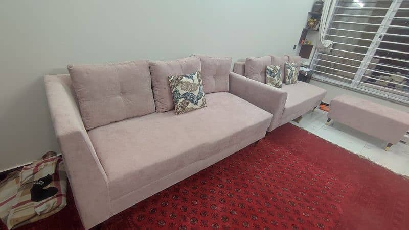 1 month Used L Shaped Pink 6 Seater Sofa Set with foamed Centre Table 10