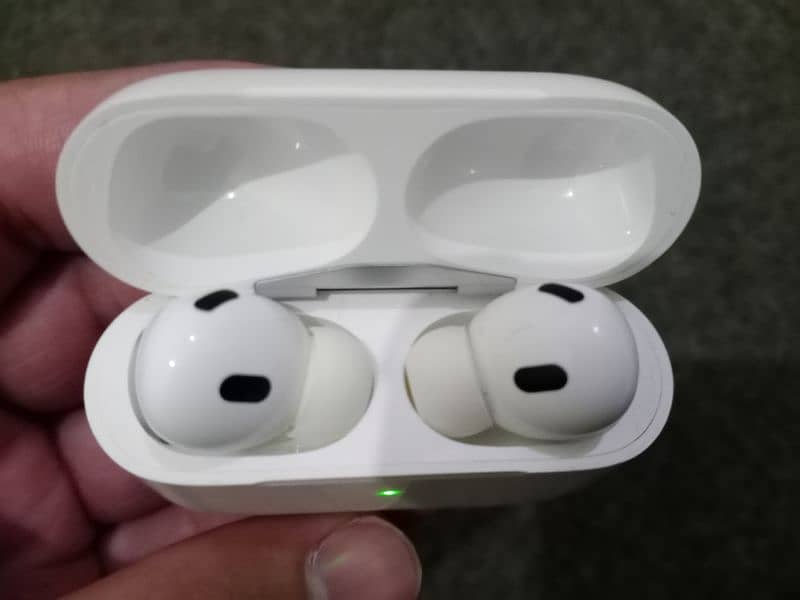 Apple Earphones 2nd Generation 4