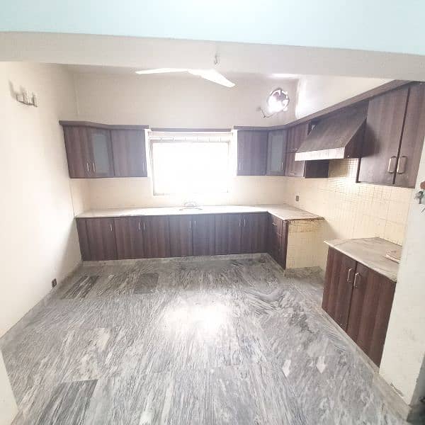 8 marla House Upper Portion For Rent in Bahria Town Lahore 0