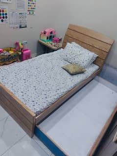 trundle bed / under bed