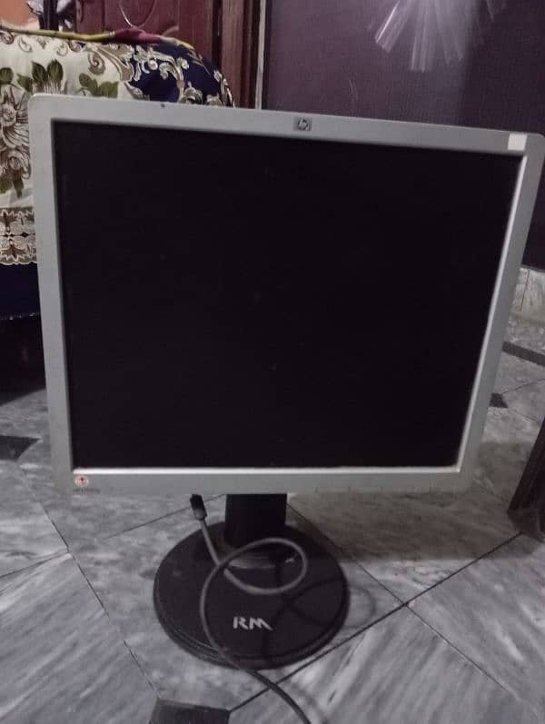 Hp LCD 17 inch Lush condition. 5