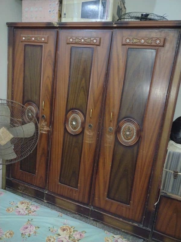 good condition house furniture 0