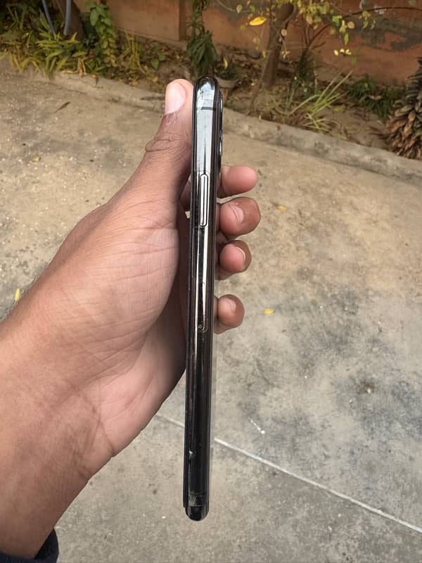 iPhone 11 Pro Max With Original Box For sale 2