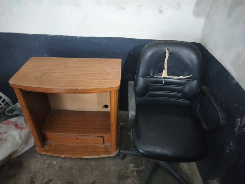 office chair and table 0