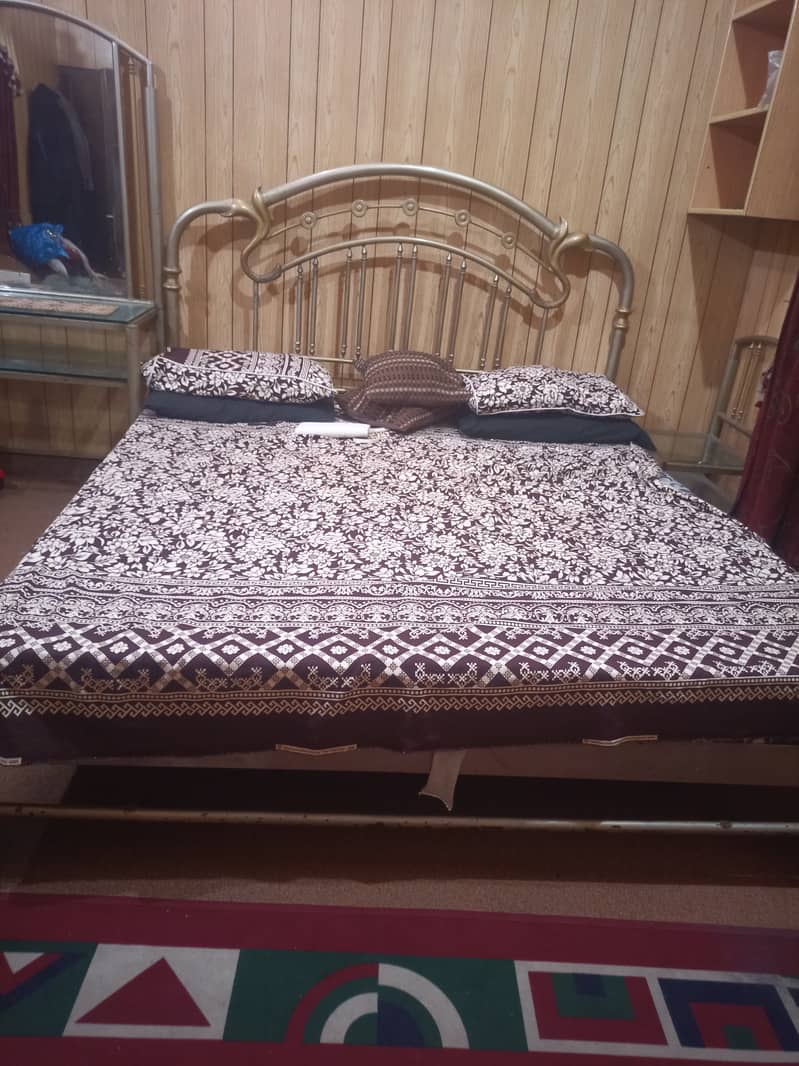 Full iron Bed set 0