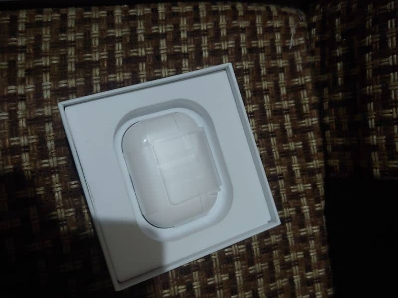 Apple Airpods Pro 2nd Gen Type C 10 Condition In apple warranty 7