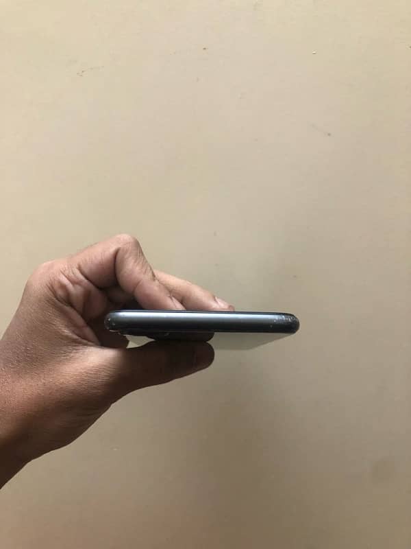 iPhone 8 Plus 64gb Pta Approved 5