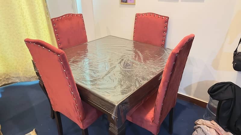 dining table with 4 chairs 1