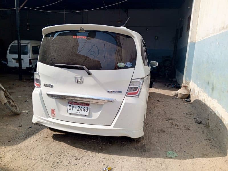 Honda Freed 2013 3