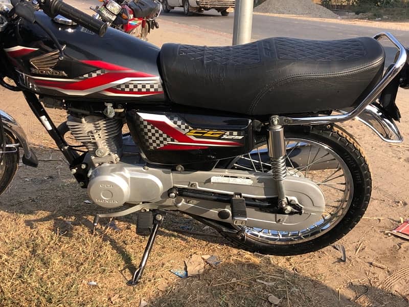 honda 125cc brand new condition 2024 model total original bike 2